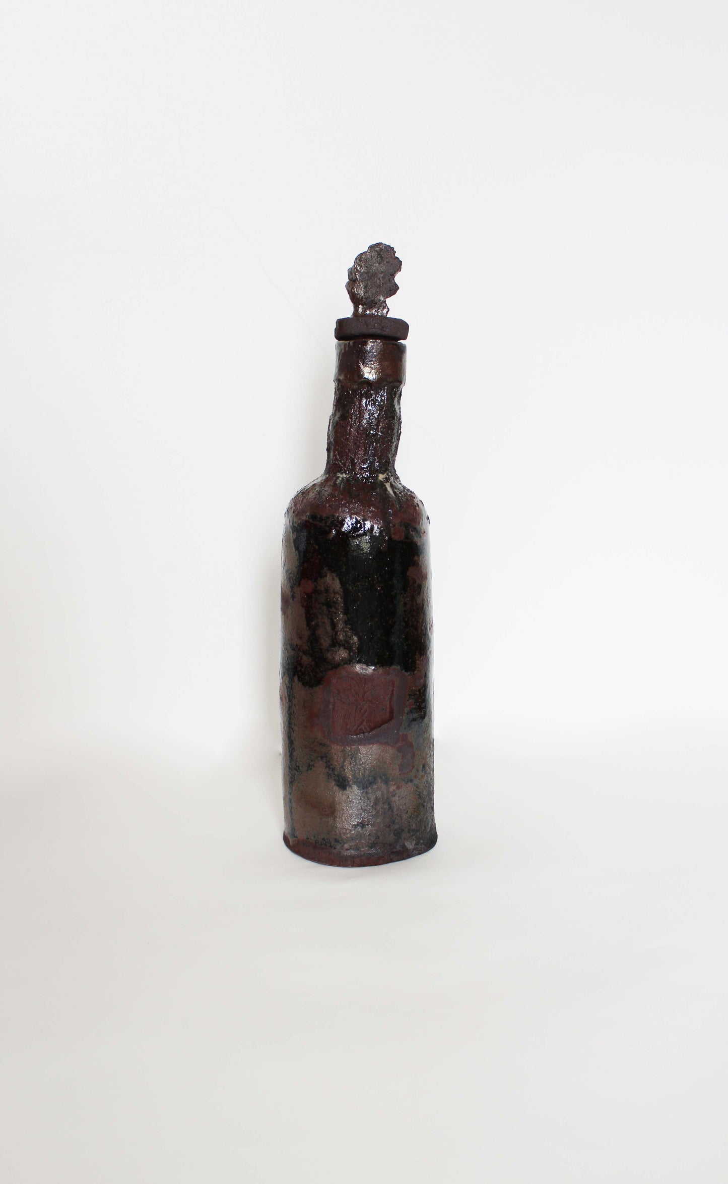 Bouteilles en grès enfumées